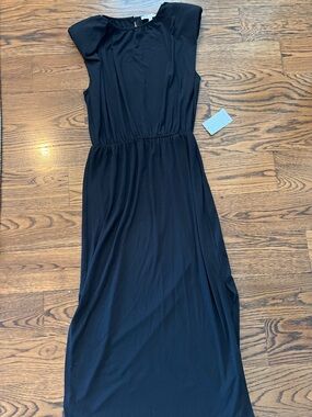 Wayf Black Cap-Sleeve Maxi Dress